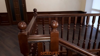 Лестница из массива ясеня на бетонное основание - фото 10